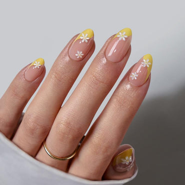 Daisy Almond Nails