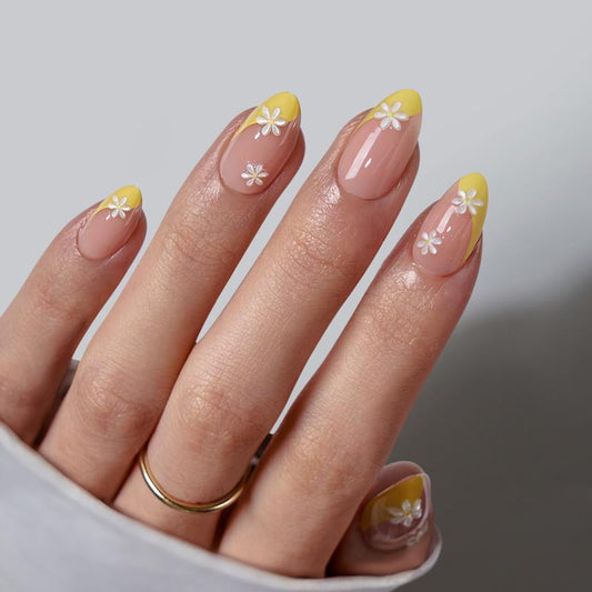 Daisy Almond Nails