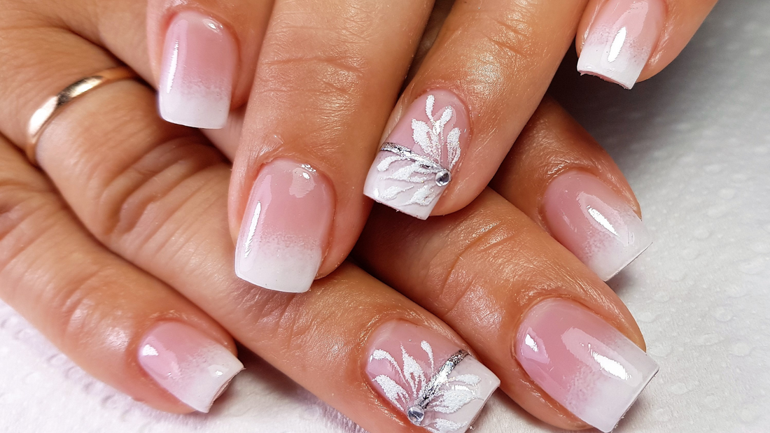 Is Gel or Dip Better for Your Nails