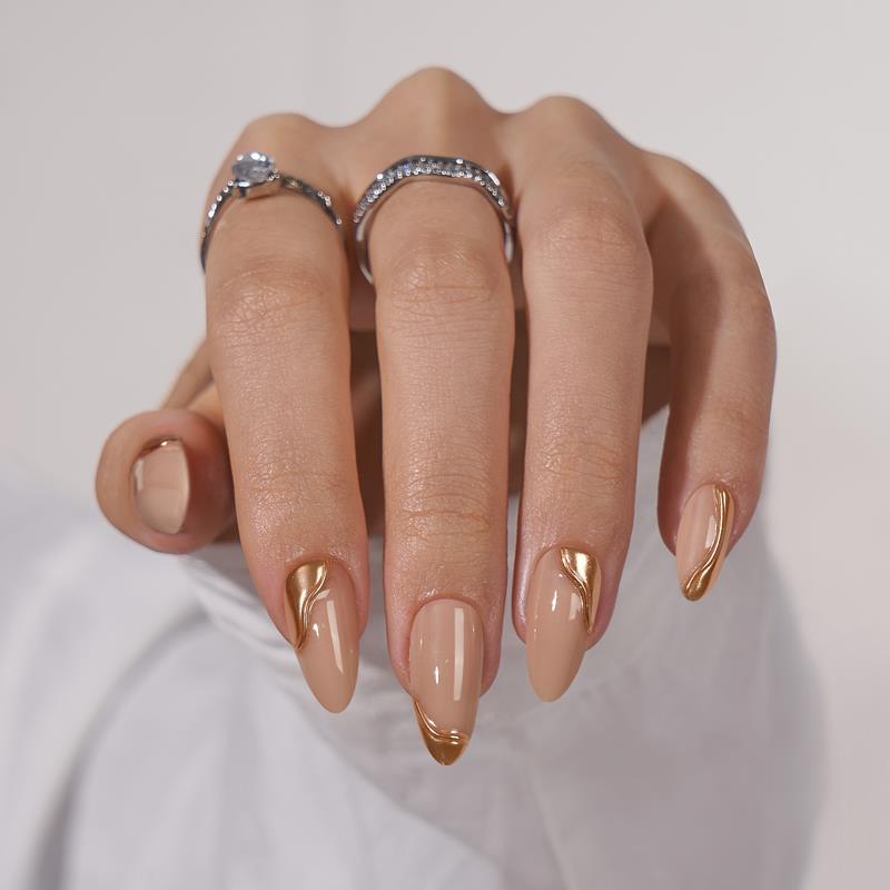amber nails design