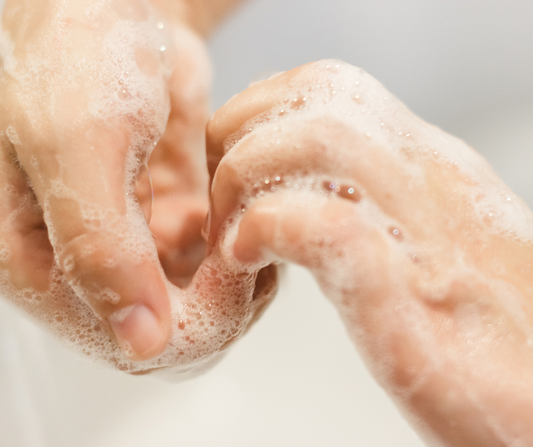 How to Clean Press On Nails