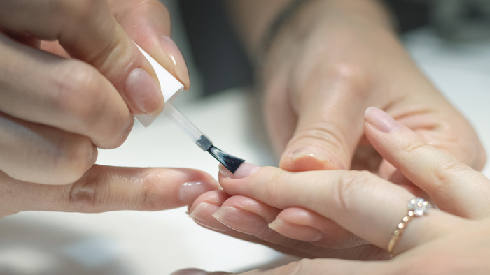 How Long Does Nail Glue Last