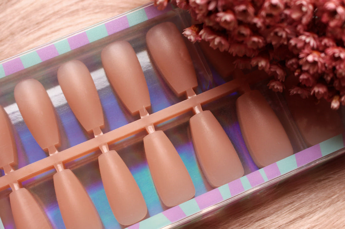 What Are Gel Nail Tips and How to Apply Them Perfectly?