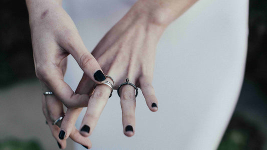 black nails for prom