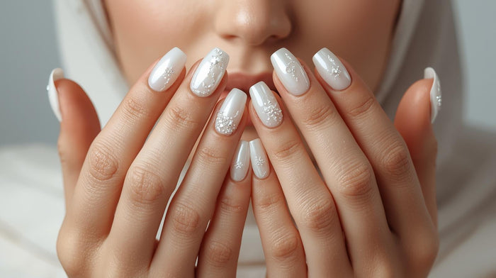 12+ White Christmas Nails Ideas for a Fresh and Elegant Holiday Look