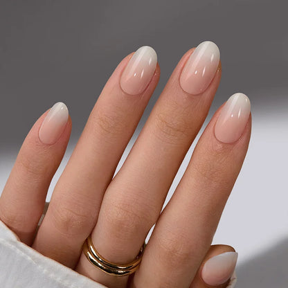 Vanilla Timeless Round Nails - Soft Gel Press On