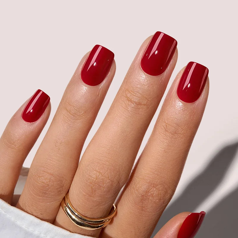 Rote Muse Squoval-Nägel - Soft-Gel-Klebestreifen