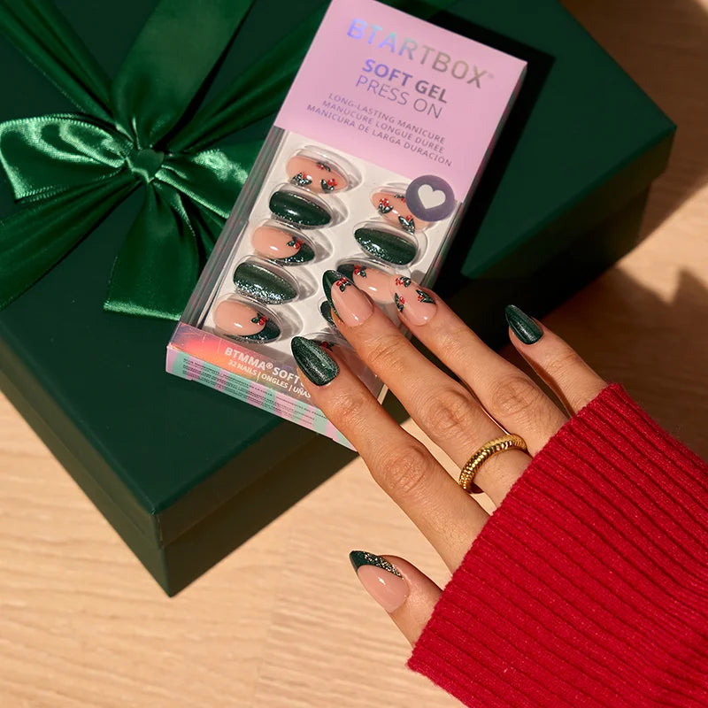 Holly Hypnotic Almond Nails - Soft Gel Press On