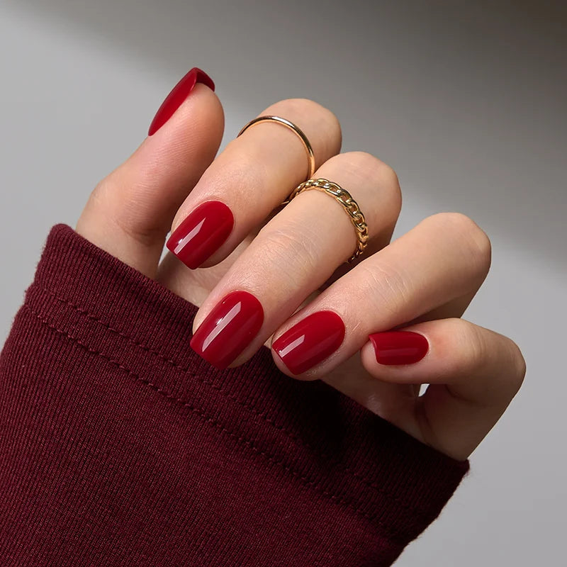 Rote Muse Squoval-Nägel - Soft-Gel-Klebestreifen