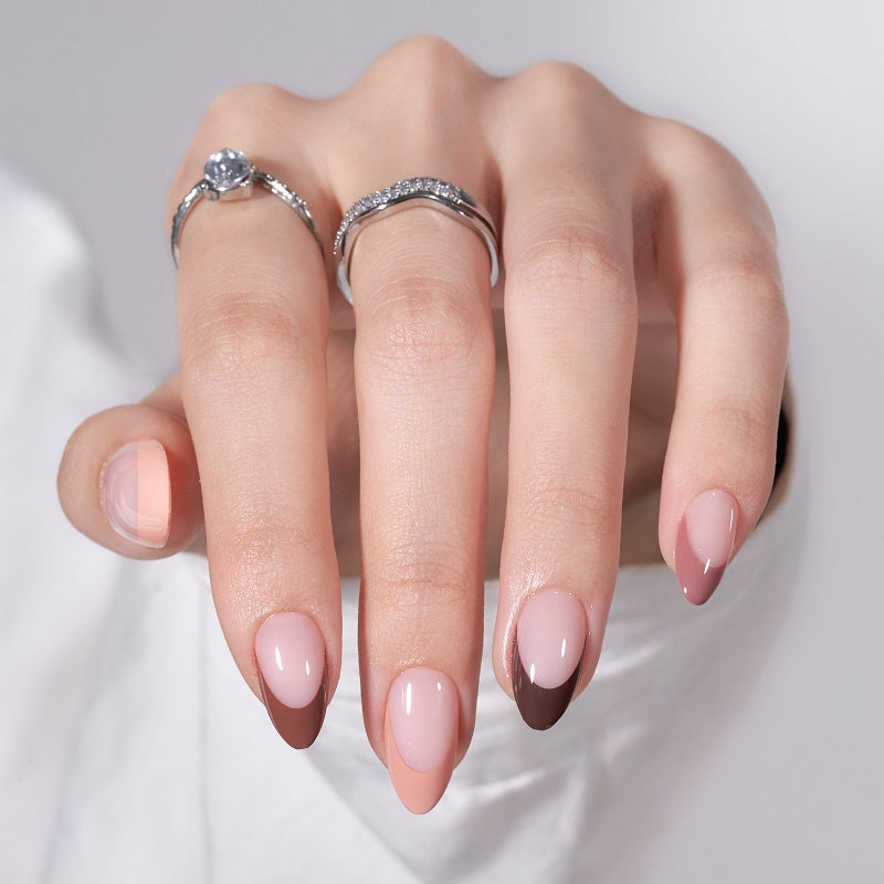 CHIC SWIRL: White Swirl Medium Almond Press On Nails | Lavaa Beauty
