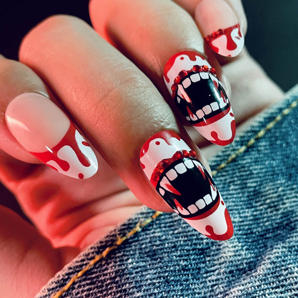 Uñas de ataúd de vampiro hambriento de Halloween - Presione en las uñas